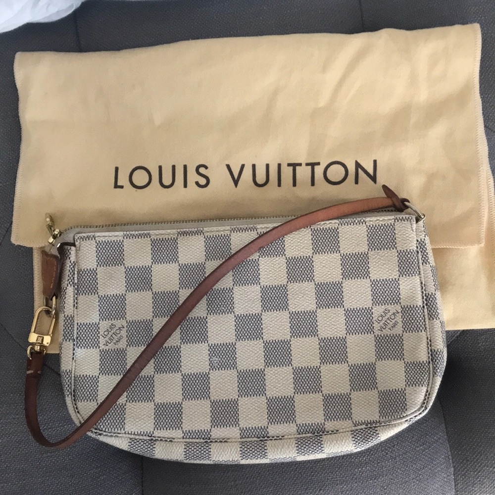 Louis Vuitton Pouchette